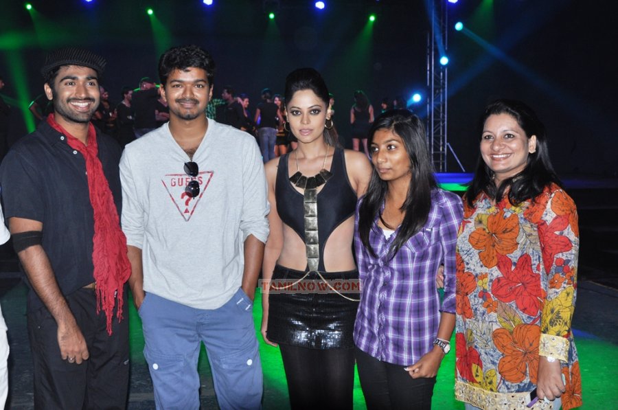 Vijay Visits Sattam Oru Iruttarai Shooting Spot 5990