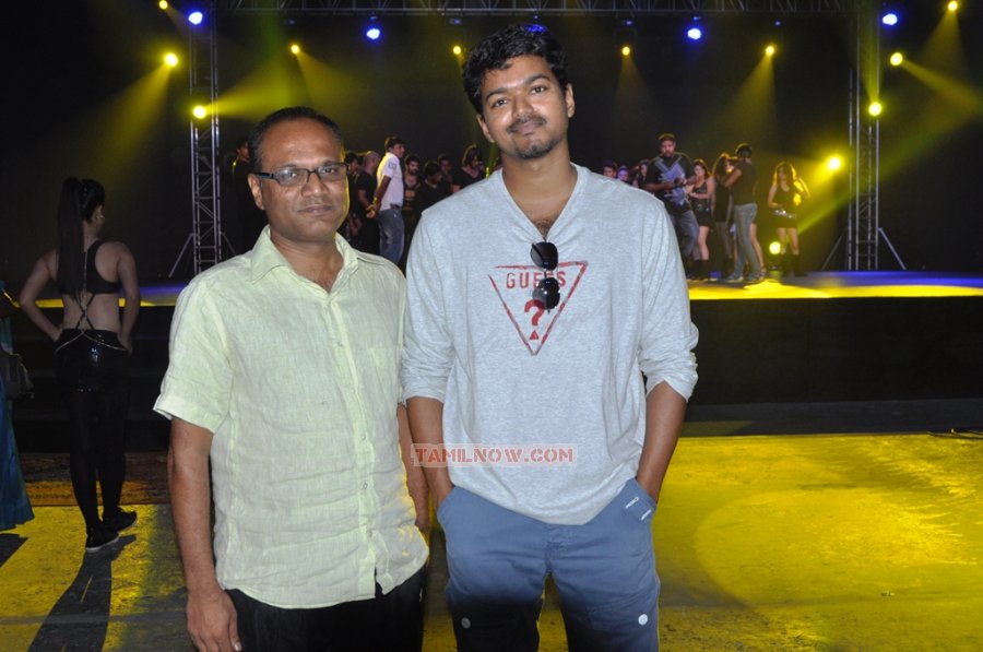 Vijay Visits Sattam Oru Iruttarai Shooting Spot 6822