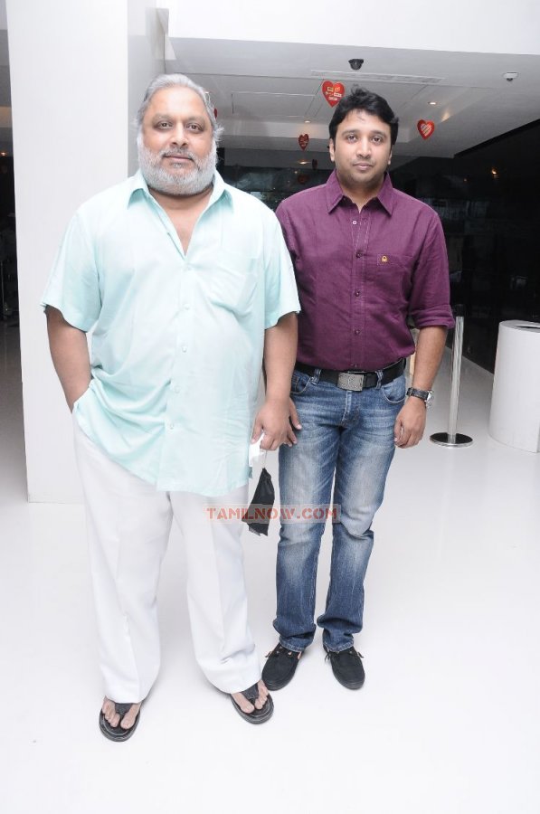 Ramkumar Ganesh And Dhushyanth At Vishwaroopam Premiere 791